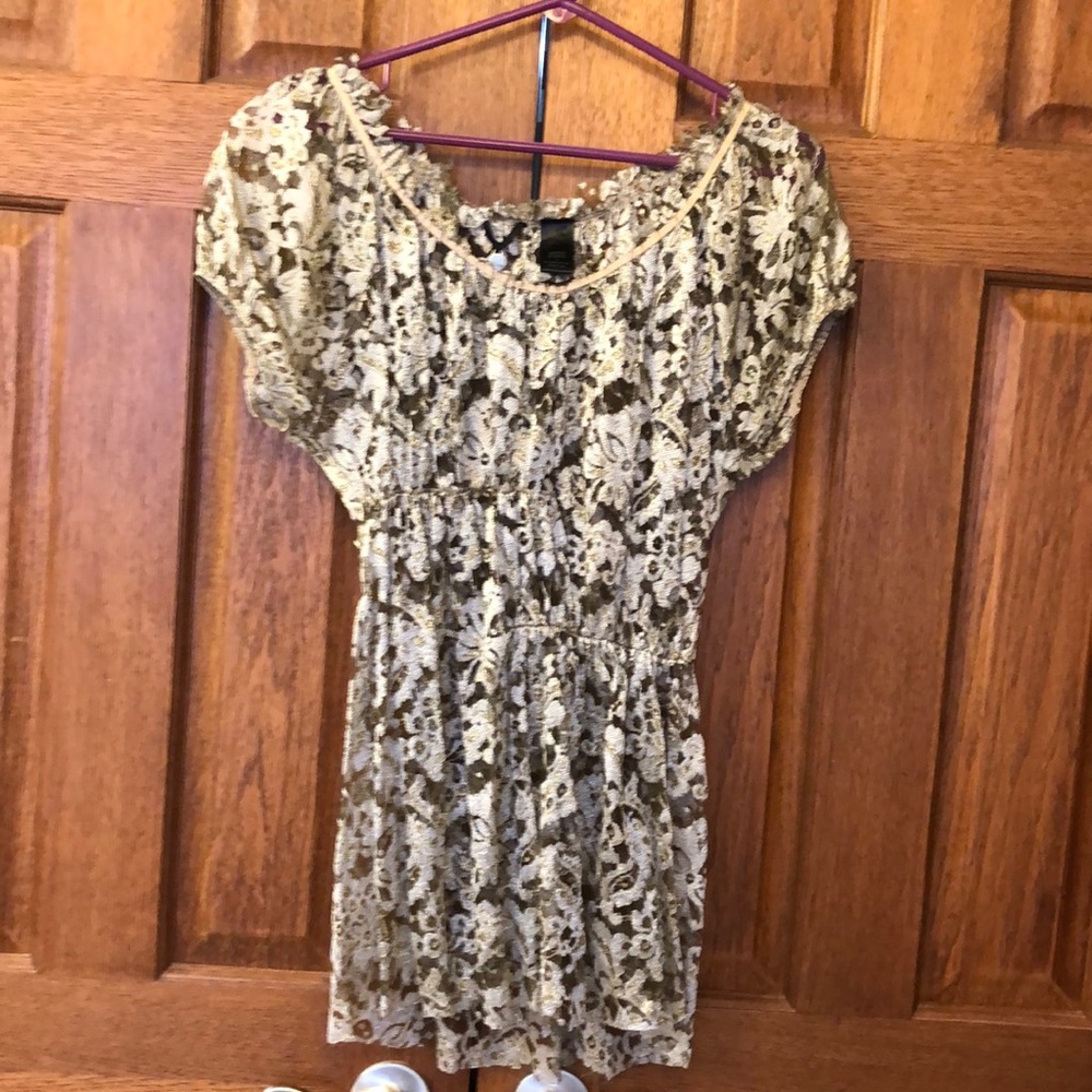 BKE Boutique lace green gold shirt Size S